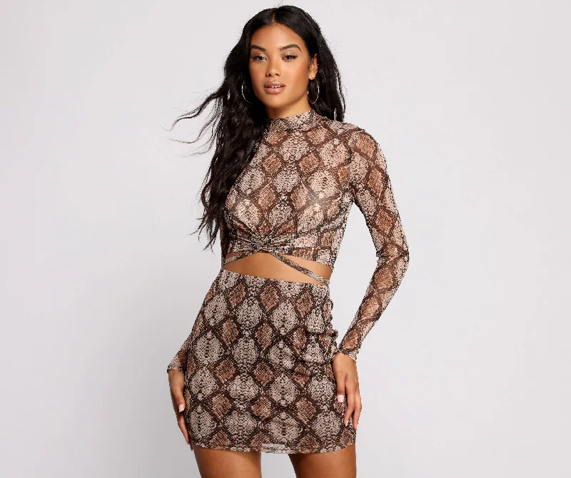 All-Day Wear Sultry And Stunning Snake Print Crop Top