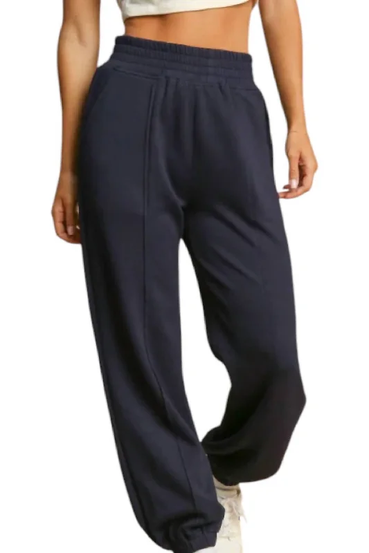 Fresh And Natural Luxeknit Joggers In Midnight